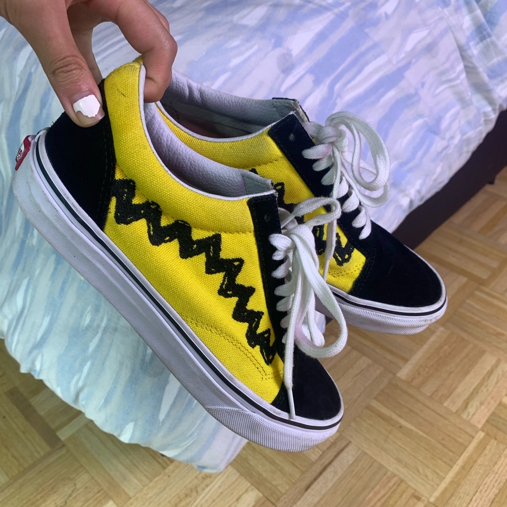 Vans Old Skool Peanuts Charlie Brown Size 6.5M/8W